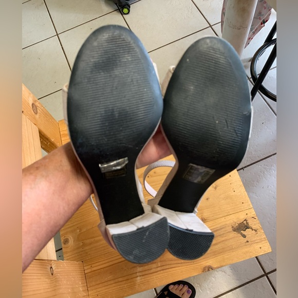 Size 8 Qupid  Cashmere ankle strap block 4” Heels.  In EUC! - Picture 6 of 7